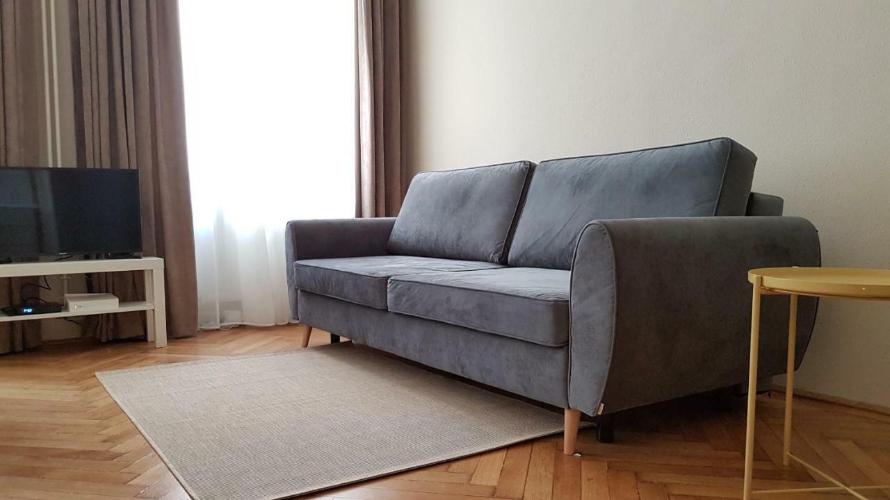 Apartment Cbs *